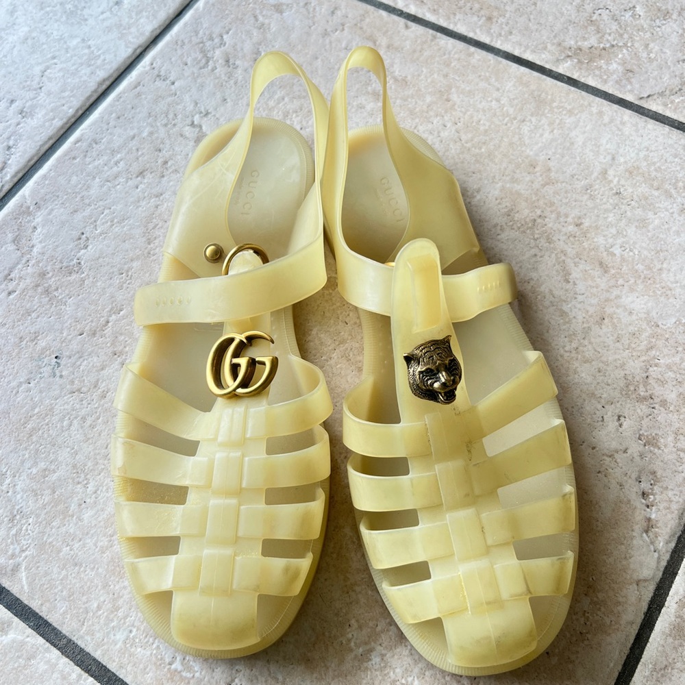 Gucci rubber slides 10